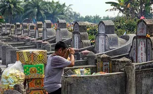 Tradisi Ceng Beng, Warga Tionghoa di Deli Serdang Lakukan Ziarah Makam Leluhur