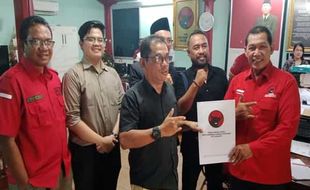 Pengacara Muhammad Taufiq Ambil Formulir Cawali Solo 2024 di PDIP