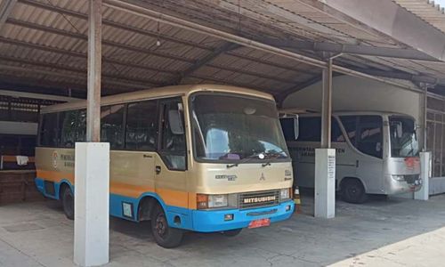 Lama Dongkrok, Dua Bus Jadul Pemkab Karanganyar bakal Dilelang