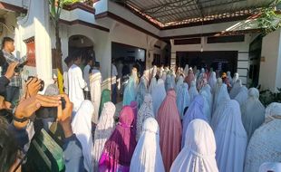 Pagi Tadi, Jemaah Aolia Gunungkidul Gelar Salat Idulfitri 1445 Hijriah