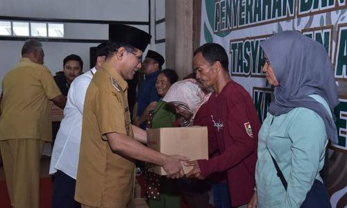 511 Buruh Gendong hingga Tukang Parkir Dapat Paket Sembako dari Pemkab Boyolali