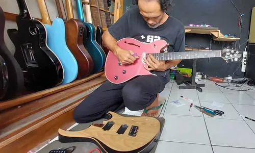 Kisah Produsen Gitar Ambarawa: Dulu Tak Mampu Beli, Kini Karyanya Diminati