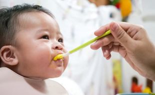 Ini Dampak Buruk Konsumsi Makanan Manis Berlebihan pada Bayi