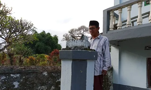 Melihat Tombak & Jam Matahari Peninggalan Masjid Bersejarah di Suruh Semarang