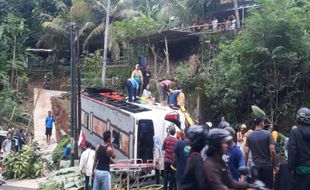 Bus Berpenumpang Puluhan Orang Kecelakaan di Bantul, 7 Orang Terluka