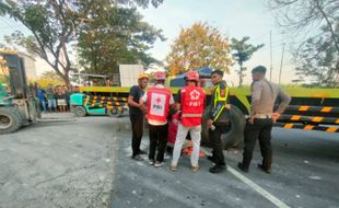 Motor Tabrak Truk di Sambungmacan Sragen, Pemuda Ngawi Meninggal