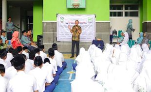 Teguh Prakosa Menjaga Kesehatan Mental Siswa dengan Kunjungi Sekolah di Solo