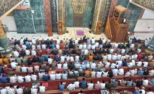 Membeludak, Ribuan Jemaah Salat Idulfitri di Masjid Agung Al Aqsha Klaten