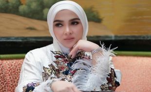 Profil Syahrini yang Diduga Tengah Hamil Anak Pertama