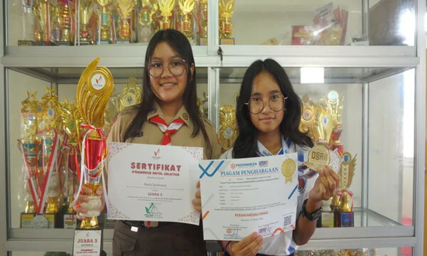 Pelajar SMP Kristen Satya Wacana Raih 3 Medali Olimpiade Sains Siswa Nasional