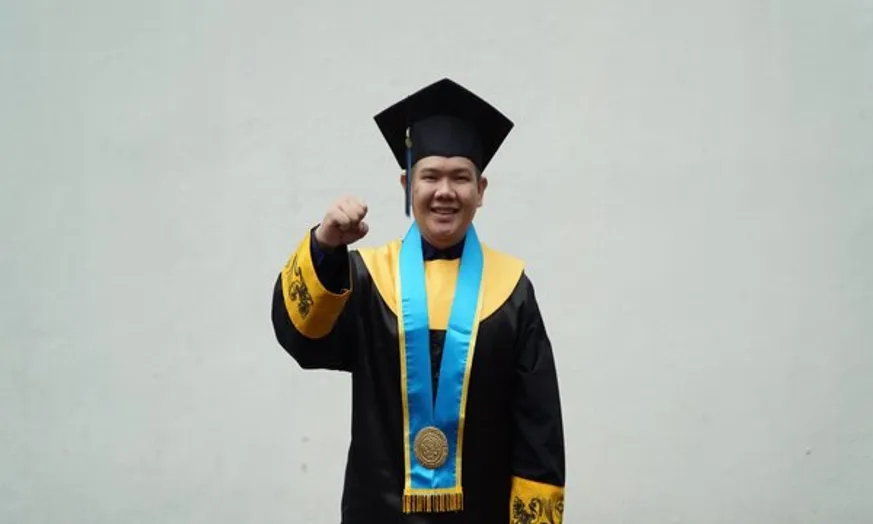 Raih IPK Tertinggi S1, Wisudawan Terbaik UKSW Jadi Guru SMA Sebelum Wisuda