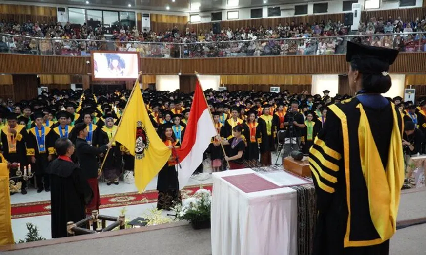 Wisuda Periode II Tahun 2024 UKSW: 538 Creative Minority Siap Berdaya Dampak