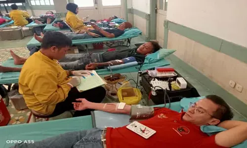 PDIP Solo Gelar Donor Darah 1.000 Kantong hingga Malam Hari