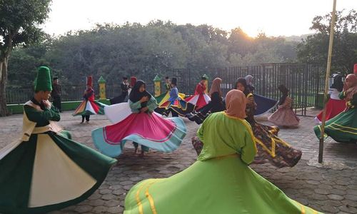 Bukan War Takjil, Santri di Ponpes Boyolali Ini Ngabuburit dengan Menari Sufi