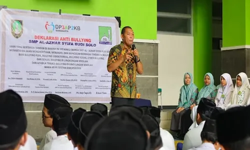 Sebagian Besar Siswa SMP Solo Alami Kekerasan, Teguh Prakosa Keliling Sekolah