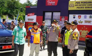 Pemudik Padati Rest Area Tol Ungaran, Polisi Berlakukan Buka-Tutup