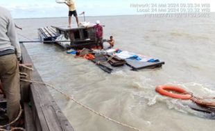 Kapal Karam, 40 Ton Beras Basah Semua