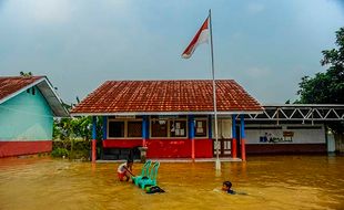 Banjir Luapan Sungai di Lebak Rendam Sekolah dan Puluhan Hektare Sawah