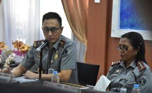 Imigrasi Surabaya Tangkap WNA Penyelundupan Orang Buronan Polisi Australia