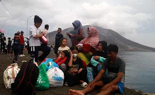 Masa Tanggap Darurat Erupsi Gunung Ruang hingga 14 Mei 2024