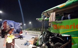 Sopir Bus yang Kecelakaan di Tol Jombang Tidur saat Mengemudi