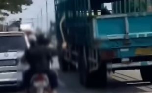 Viral Pemuda Acungkan Celurit ke Penumpang Truk di Pemalang, Pelaku Diamankan