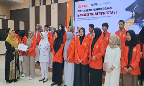 ITS PKU Muhammadiyah Solo Beri Beasiswa Rp40 Juta kepada Mahasiswa Berprestasi