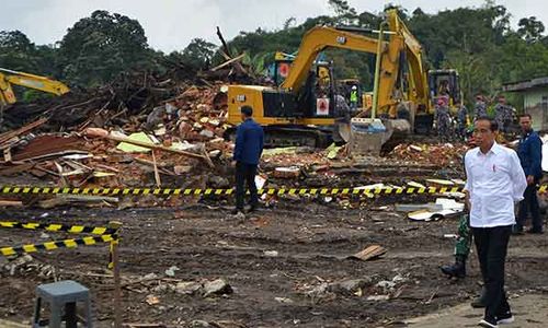 Presiden Jokowi Tinjau Lokasi Terdampak Bencana Banjir Bandang di Agam Sumbar