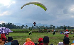 75 Atlet Tampil di Kejuaraan Paralayang Internasional Seri 2 Banyuwangi