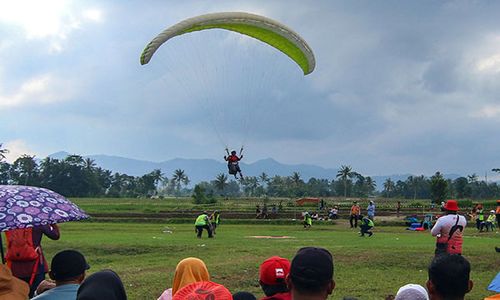 75 Atlet Tampil di Kejuaraan Paralayang Internasional Seri 2 Banyuwangi