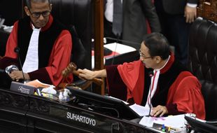 Jelang Sidang, Hakim MK Ancam Push-Up Pengacara Termohon karena Telat Datang