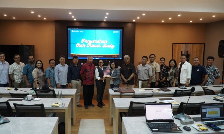 Raih Bintang 5 Employability, DKK UKSW Luncurkan Tracer Study 2024