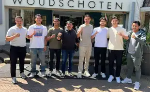 Blusukan ke Belanda, Indra Sjafrie Pajang Foto Bareng 5 Pemain Keturunan