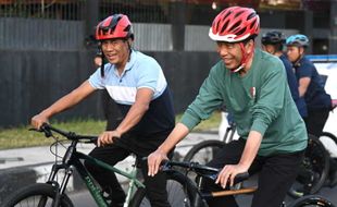 Kunker di Lombok, Presiden Jokowi Bersama Mentan Amran Sarapan dan Bersepeda