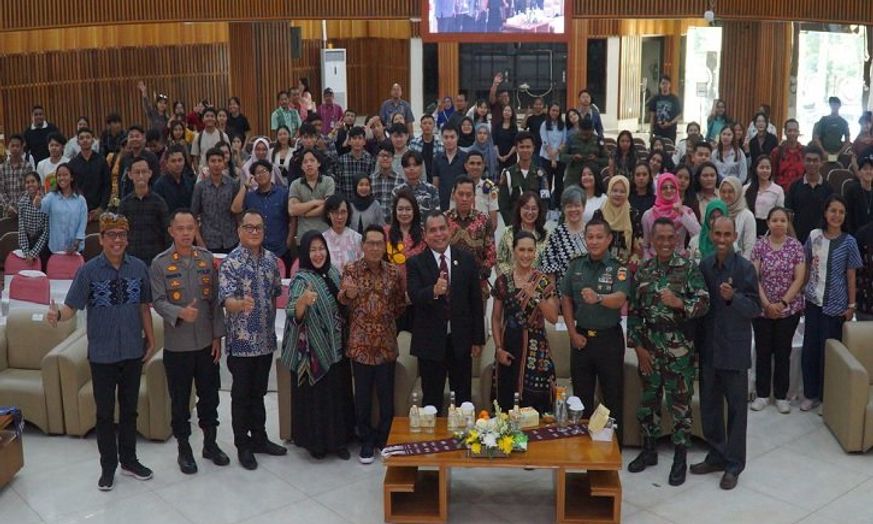 Siapkan Generasi Emas, FEB UKSW Gelar Kuliah Umum Bareng Wamendes PDTT