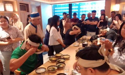 Warga Gedangan Sukoharjo Juara I Lomba Makan Ramen di Mangano Sushi Restaurant