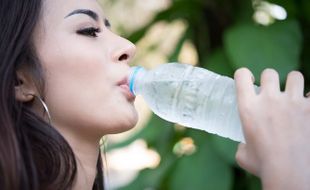 Apakah Minum Air Dingin Buruk untuk Kesehatan Tubuh? Ini Penjelasannya