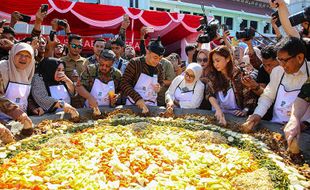 Belajar Keberagaman dalam Festival Rujak Uleg di Surabaya