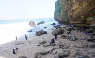 Mulai Ramai! Inilah Pantai Karangpayung, Hidden Gem di Paranggupito Wonogiri