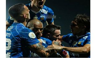 Persib Bandung Lumat Madura United 3-0, Maung Bandung Selangkah Lagi Juara