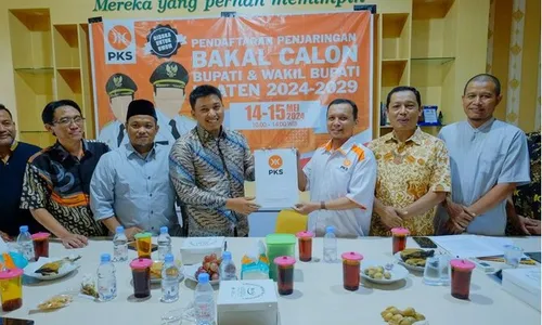 Ramai Disebut Maju Pilkada Klaten, Youtuber Ridwan Hanif Ambil Formulir di PKS