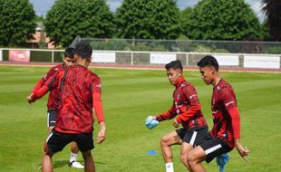 Pemain Timnas U-23 Adaptasi Cuaca Paris, Pakai Jaket Tebal karena Dingin