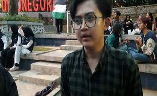 UKT Kampus Negeri Batal Naik Tahun Ini, BEM Undip: Cabut Permendikbud