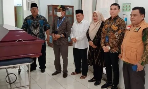 Seorang Peserta Haji Debarkasi Surabaya Wafat saat Pendaratan Teknis di Medan