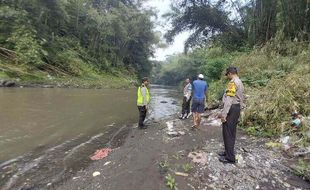 Latihan Rafting, Mahasiswa PGRI Kanjuruhan Malang Terseret Arus Sungai Brantas