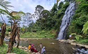 Potret Indahnya Ngargoyoso Waterfall, Air Terjun Sejuk & Segar di Karanganyar