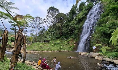 Potret Indahnya Ngargoyoso Waterfall, Air Terjun Sejuk & Segar di Karanganyar