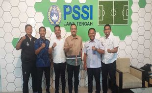 Asprov PSSI Jawa Tengah Berikan Arahan untuk Askab PSSI Karanganyar