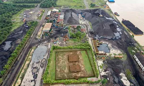 Potret Cagar Budaya Muara Jambi Dikepung Aktivitas Bongkar Muat Batu Bara