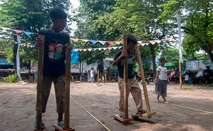 Keseruan Anak-anak Ikuti Permainan di Festival Sidowayah Bermain 2024 Klaten